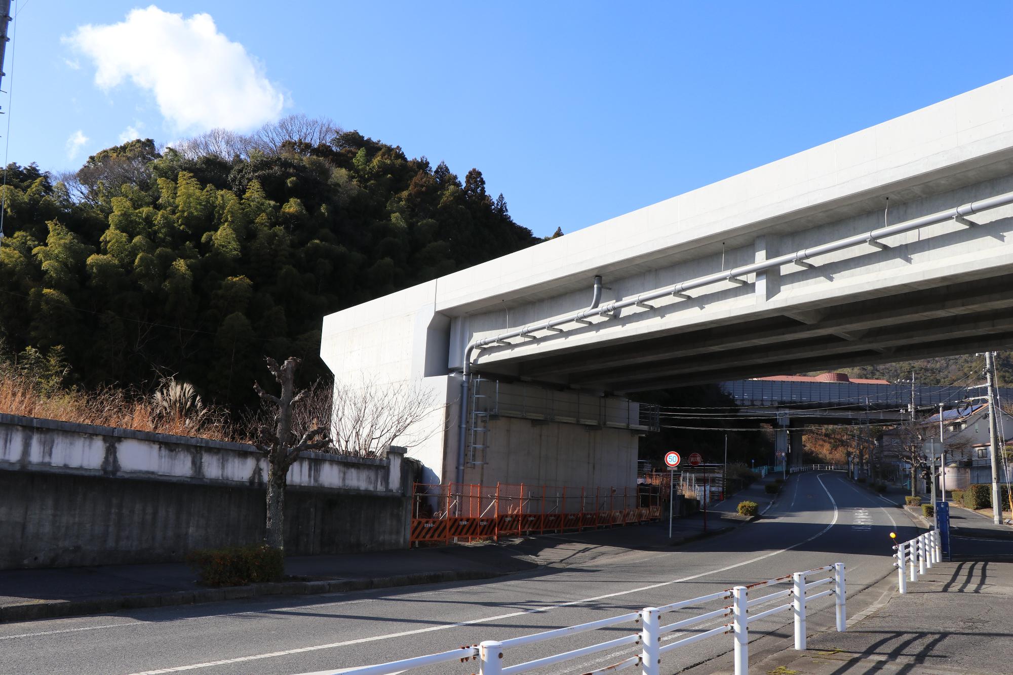 御園橋の橋桁架設工事の状況令和7年1月撮影