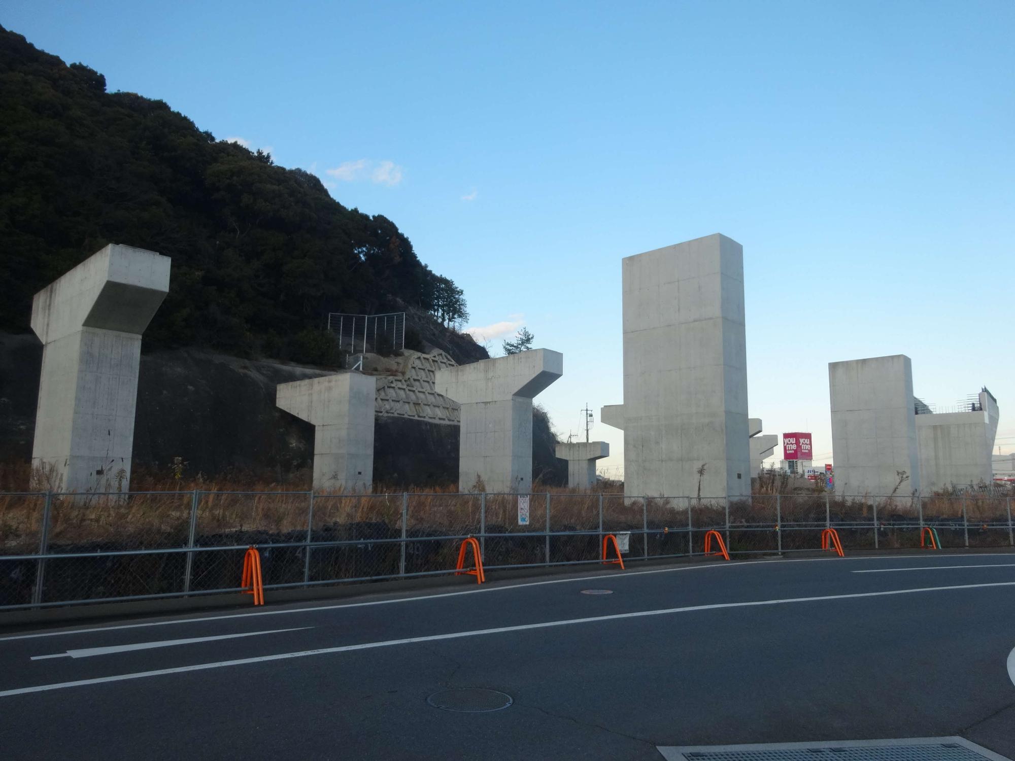 小方地区の工事状況（旧小方小学校用地より撮影）