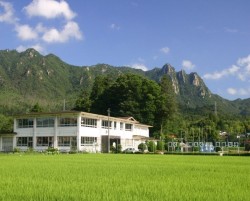 栗谷小学校