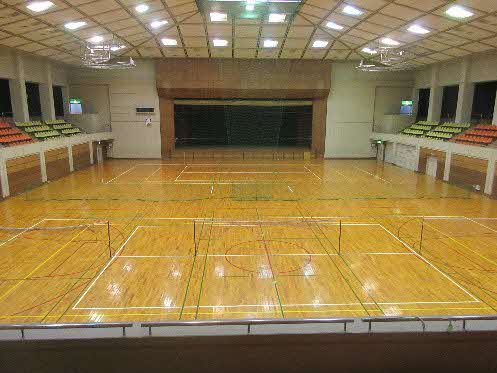 主競技場（アリーナ）