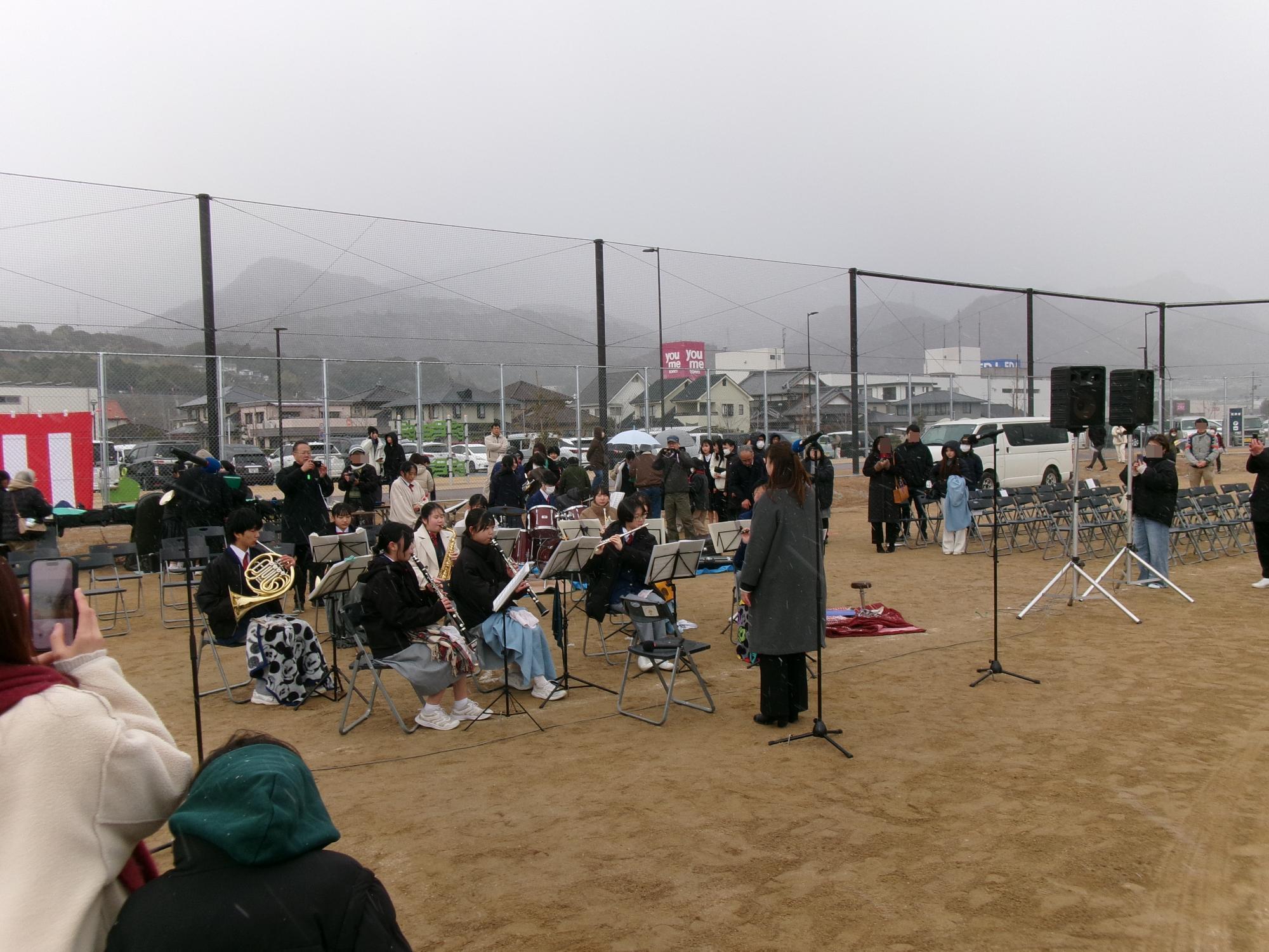 中学生の演奏風景