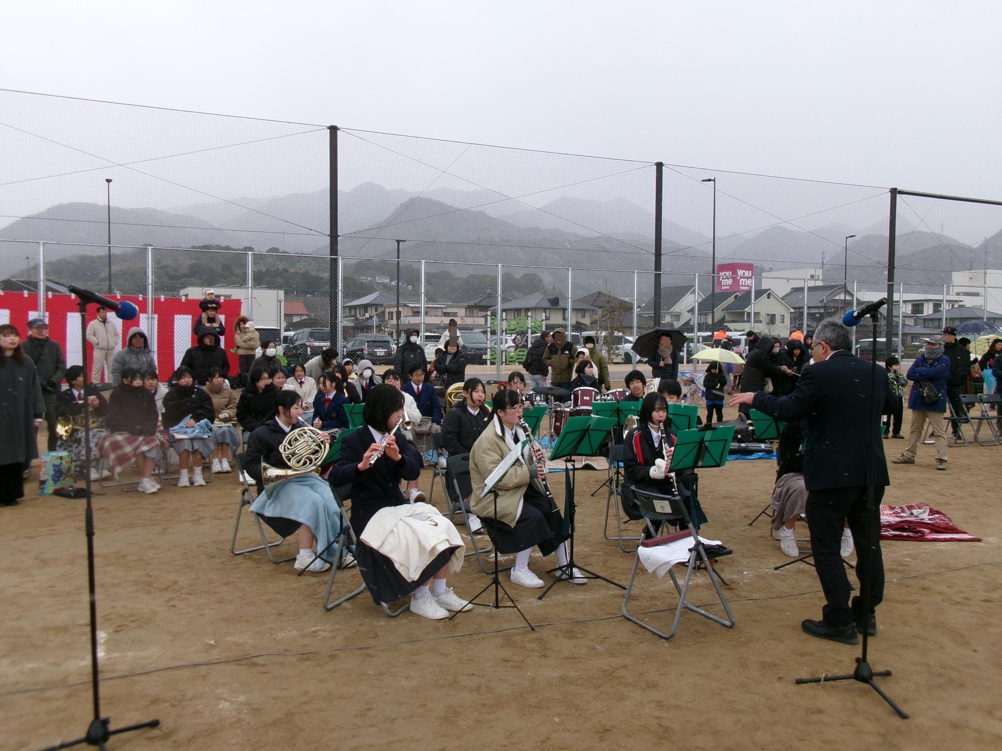 中学生の演奏風景