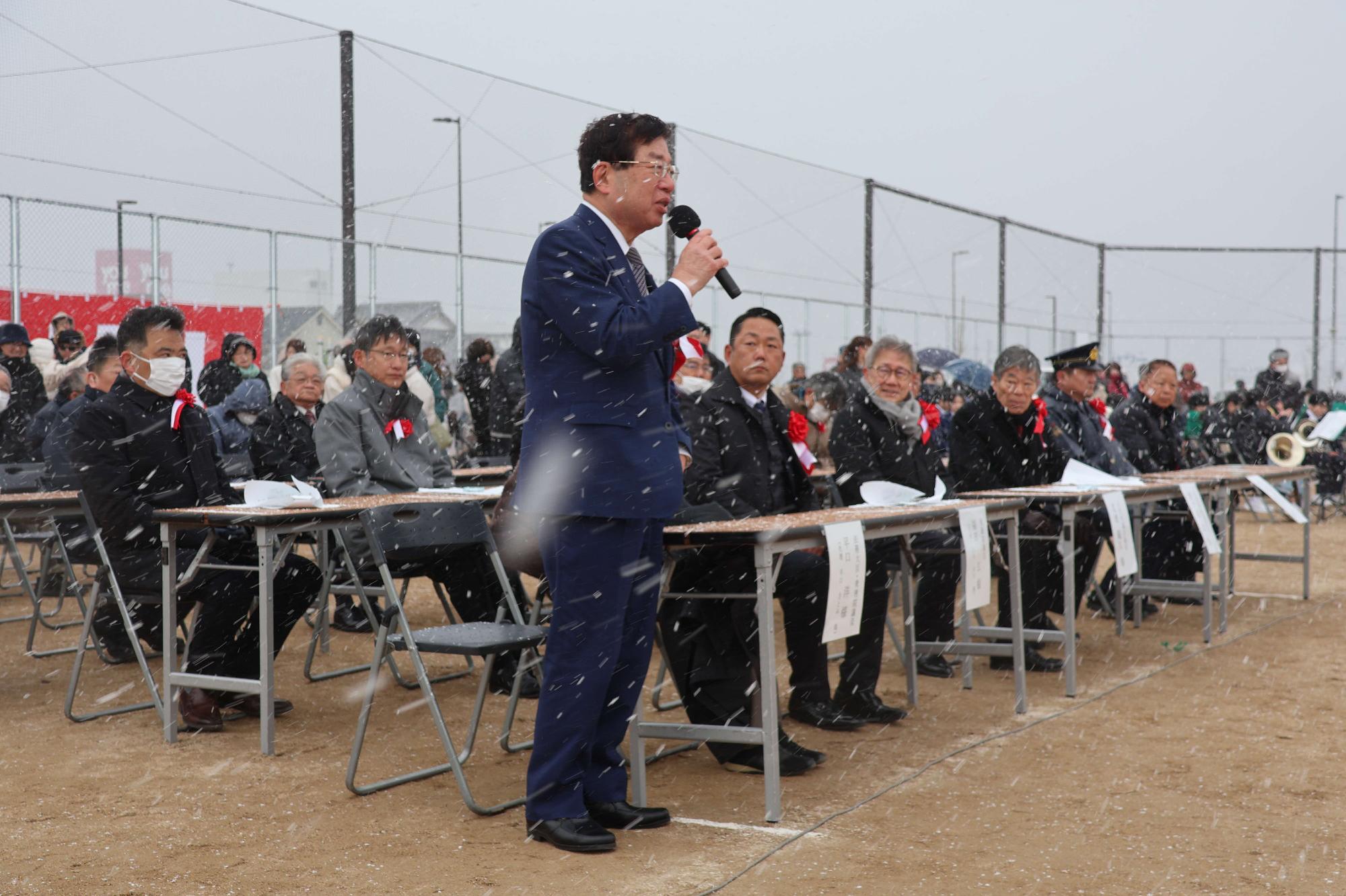 出初式来賓の平口議員挨拶