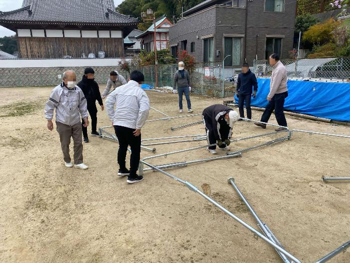 本部テントの設営